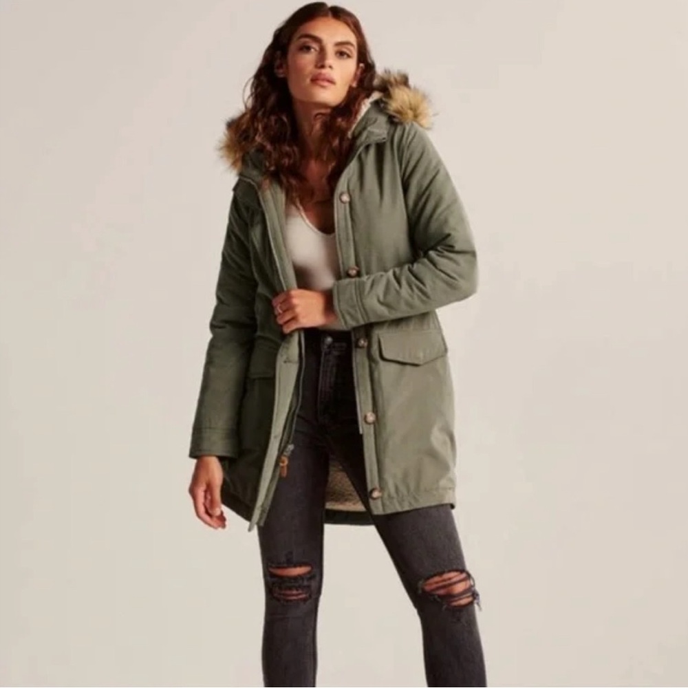 Abercrombie & Fitch Sherpa Lined Jacket in Olive